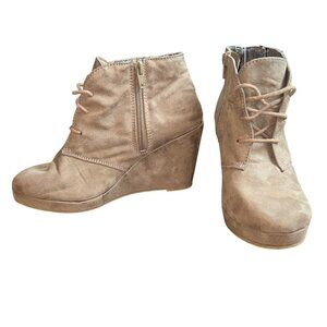 (6 for $25) Merona Retro Lace Up‎ Wedge Bootie in Tan Size 6.5